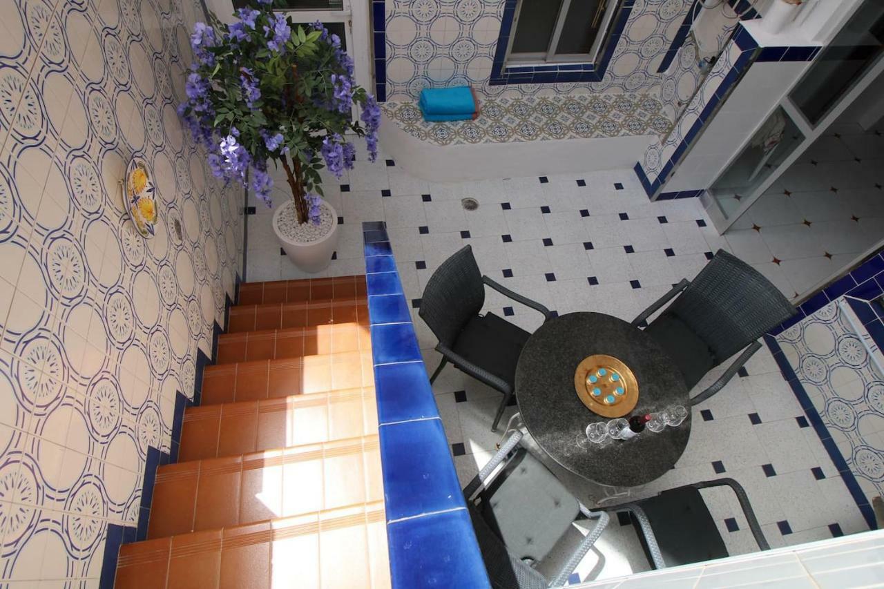 Big Apartment With Unique Patio Near Santa Barbara Castle アリカンテ エクステリア 写真