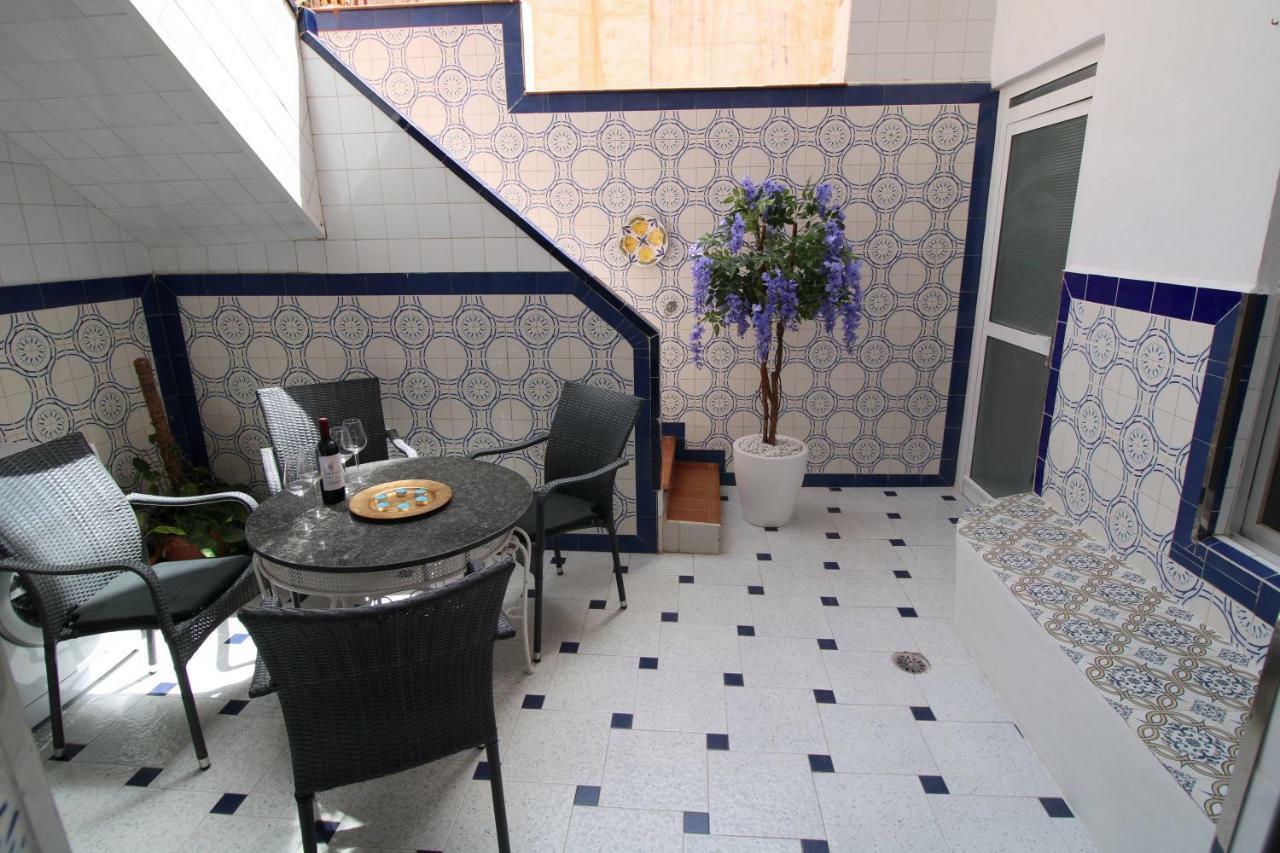 Big Apartment With Unique Patio Near Santa Barbara Castle アリカンテ エクステリア 写真