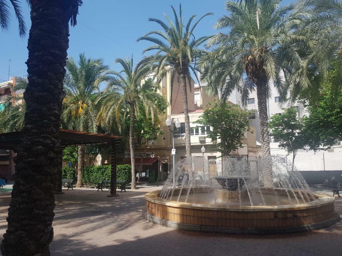 Big Apartment With Unique Patio Near Santa Barbara Castle アリカンテ エクステリア 写真